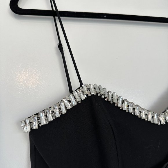 NWOT Cinq à Sept Drape Evening Long Gown Ruffled Crystal Embellished Sz 4 Black - Picture 4 of 10